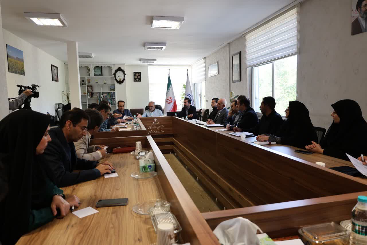  برسی و شناسایی مشکلات رفع تعهد ارزی صادرکنندگان استان